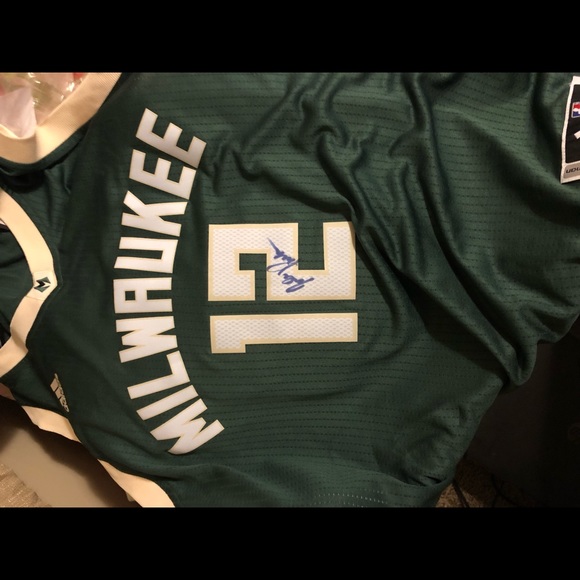 Jabari Parker autographed jersey, signed in person - Picture 5 of 5